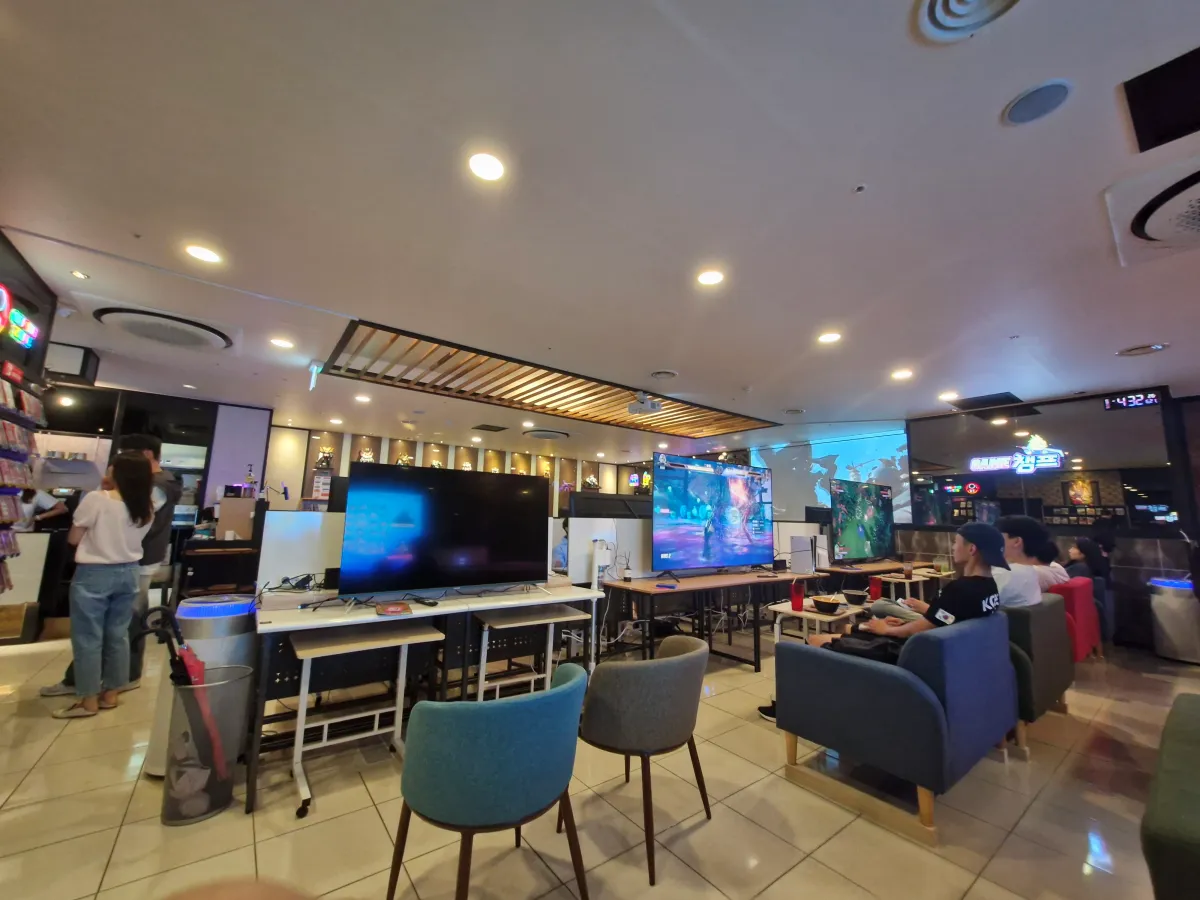 게임챔프-매장안-좌석모습