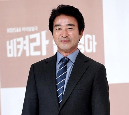 홍요섭 나이 키 리즈 커리어 프로필