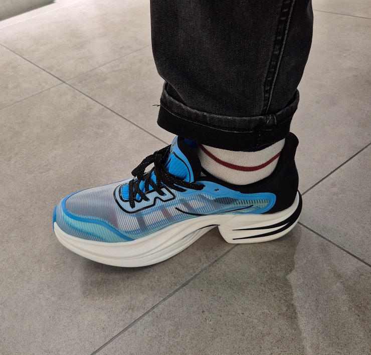 호카 씨엘로 경쟁 모델 비교