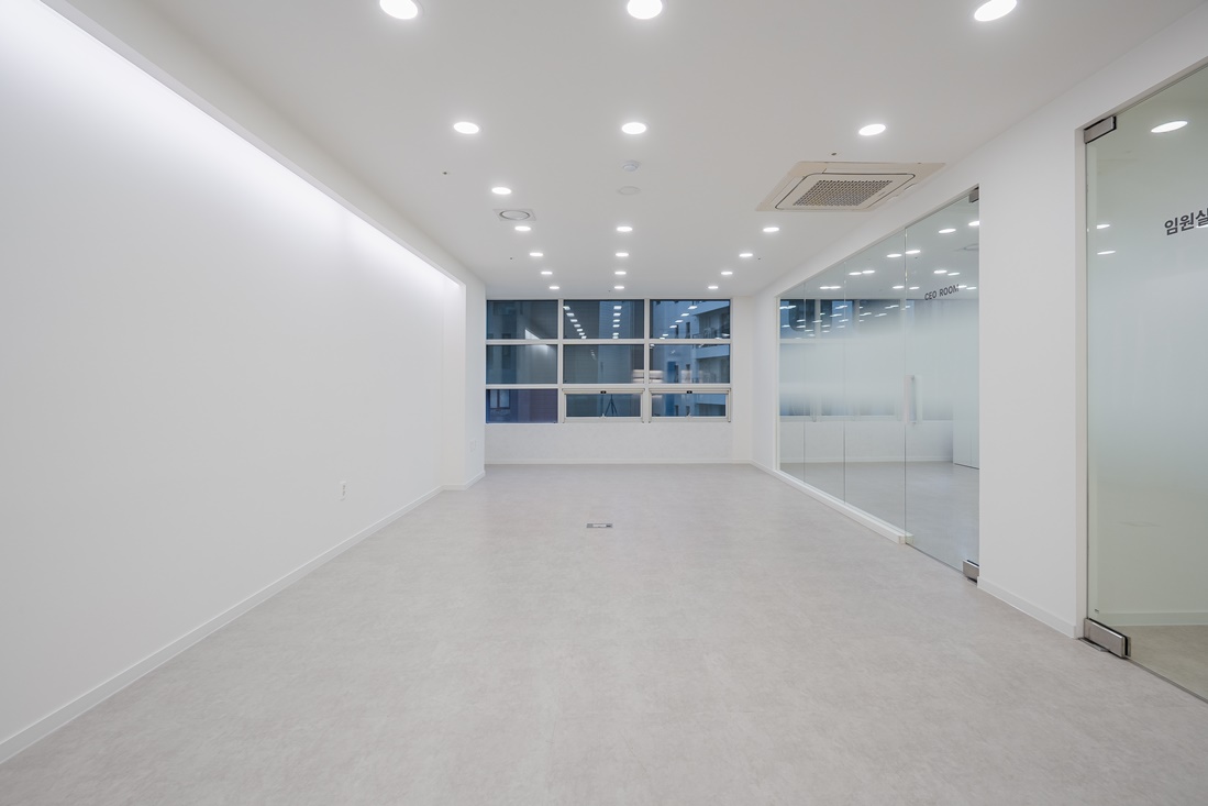 화이트사무실인테리어