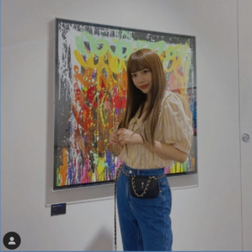 브레이브걸스 왕눈좌 은지 가방