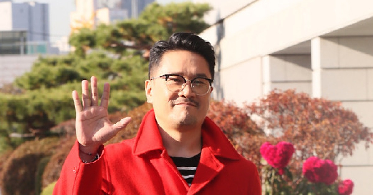 JK김동욱, 정통망법 위반 혐의 고발