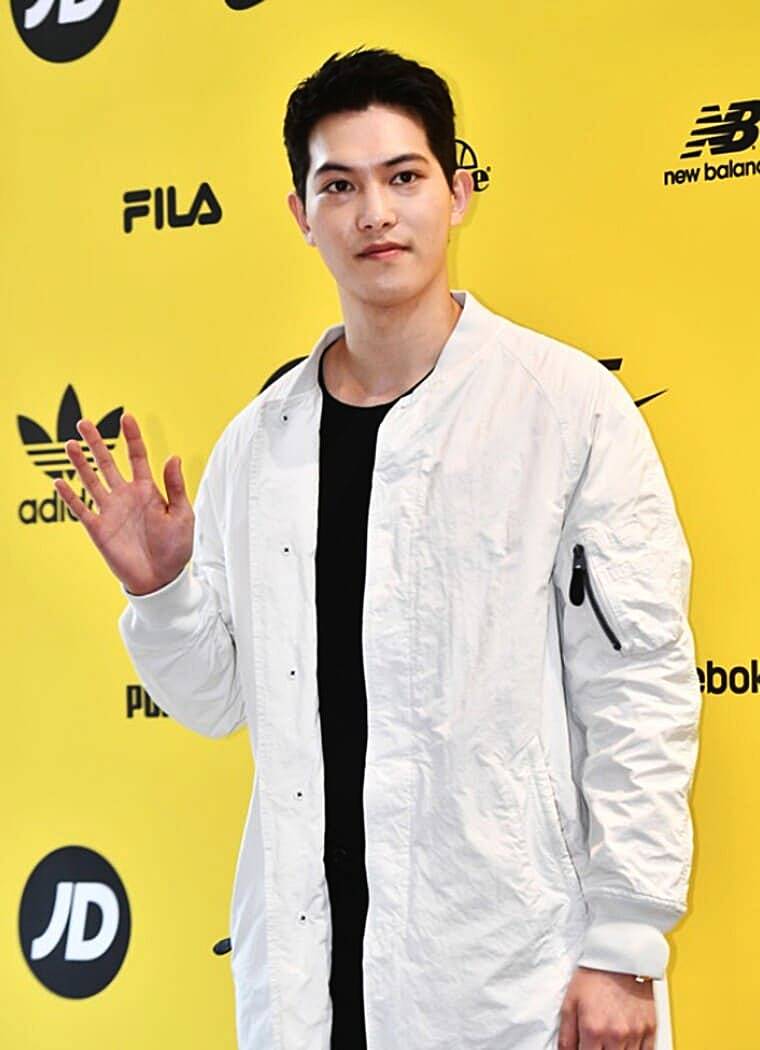 씨엔블루-출신-이종현