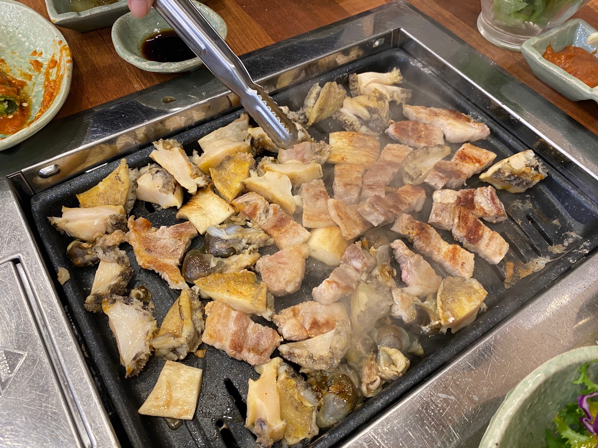 슬기로운 건강생활 전복 삼겹살 구이 전복회 목포 맛집 추천