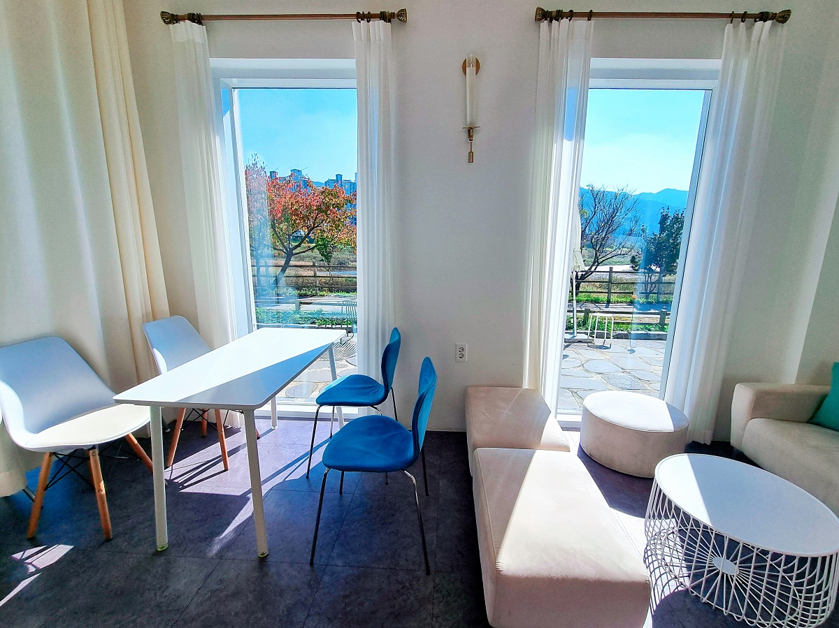 강원도 홍천 테샤로바 카페: 홍천강뷰 그리스식 감성 맛집&amp;#44; 쿠폰 정보