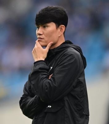 정경호 감독 데뷔전 축구선수 출신 코치 프로필