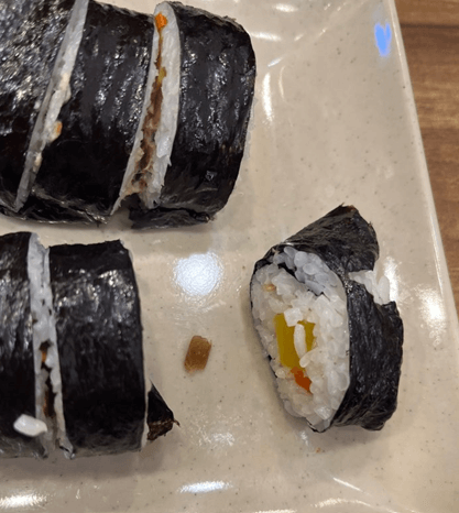 원조김밥-단무지-달랑-한개-들어있음