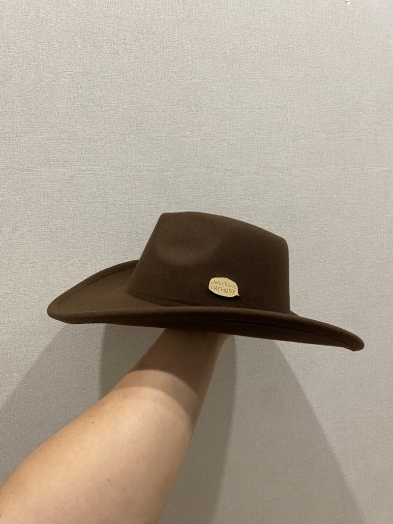 유니버셜 케미스트리 Universal Chemistry Cowboy Wool Brown Fedora 페도라 카우보이모자 카우보이페도라 웨스턴모자 웨스턴페도라 웨스턴스타일 웨스턴패션