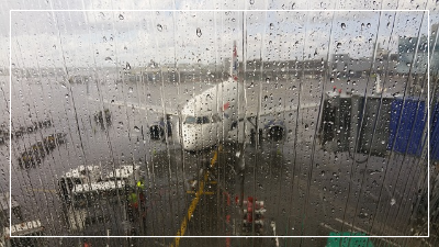 비오는-공항