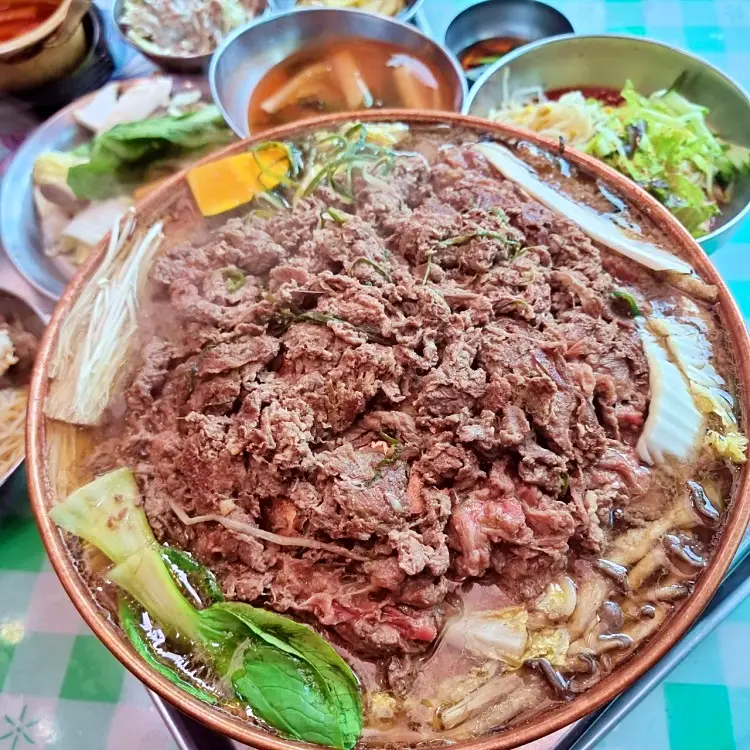 어서와 한국은 처음이지 아르헨티나 친구들 편 홍대 상수역 30센치 산더미 불고기, 돼지고기 두루치기 맛집 위치