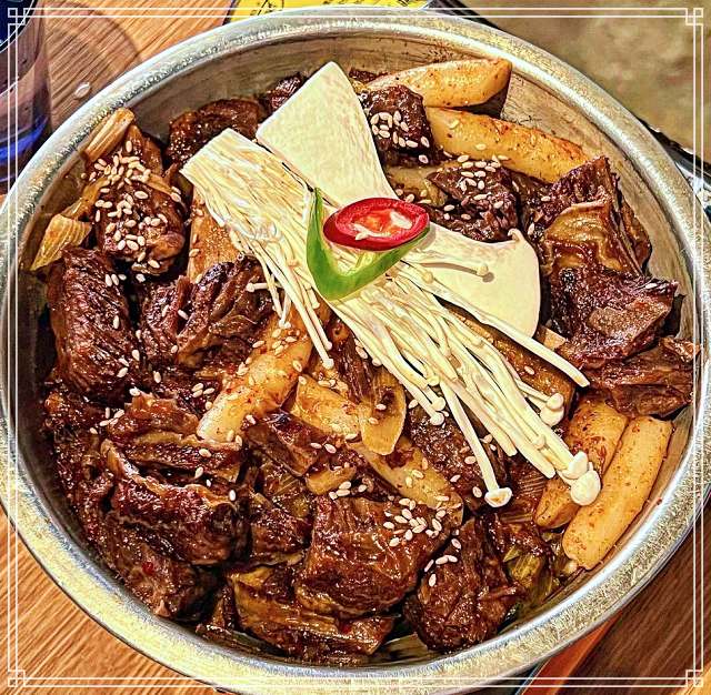 생방송투데이 서대문 신촌 5가지 매운 맛으로 더 화끈하게 매운 소갈비찜 맛집