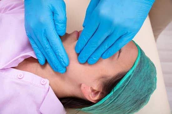 사각턱 수술 – 각진 얼굴에서 갸름한 브이라인으로 바꾸는 윤곽 성형