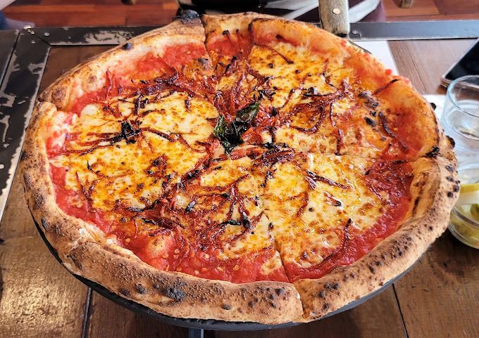 강남역 화덕피자 '도치피자'