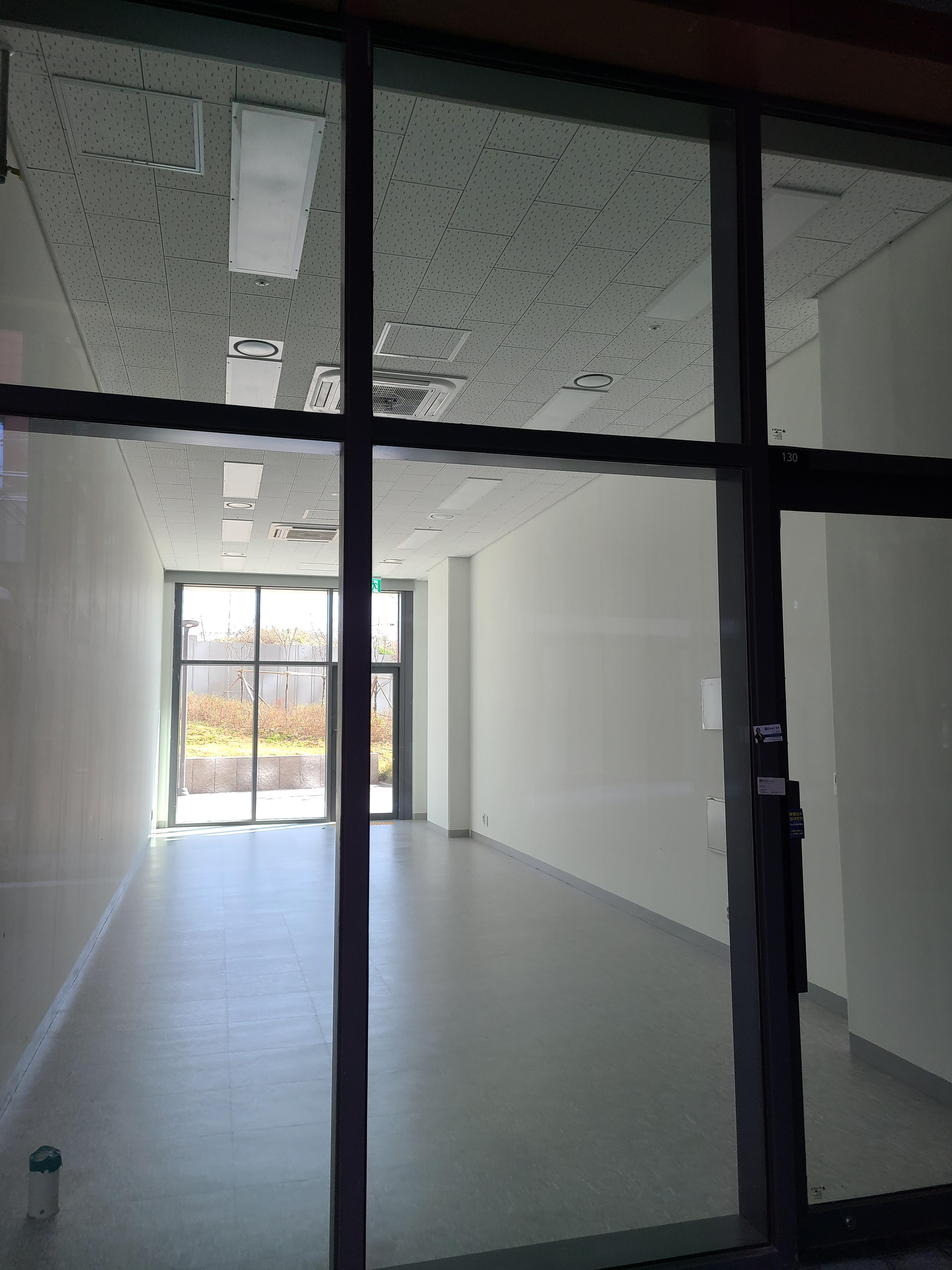 덕은 리버워크 상가 내부1