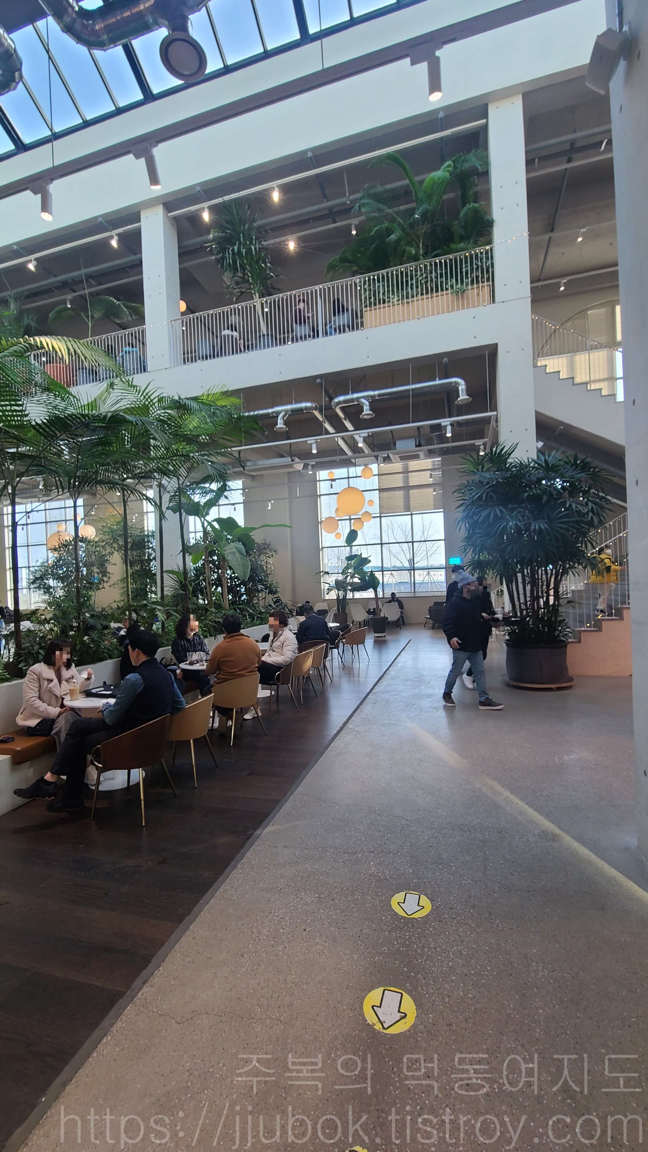 앤드-테라스-AND-TERRACE-파주점-1층-3