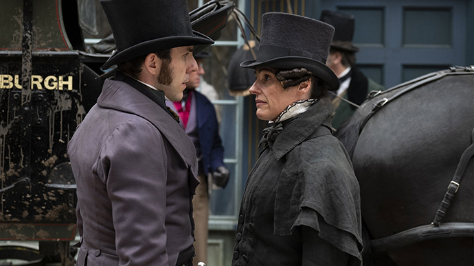 사람들과-맞서는-앤-리스터