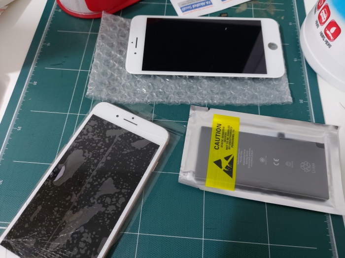 아이폰8 파손 액정 교체