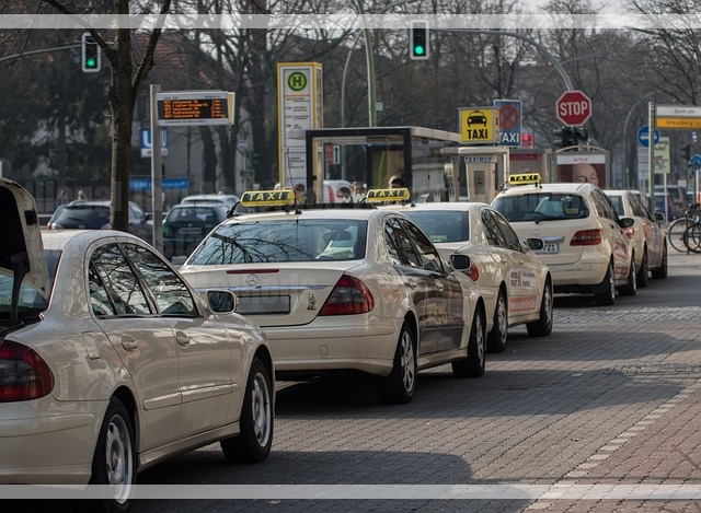 Illegal Taxi Activities Targeting Foreigners: Current Status &amp; Response Methods