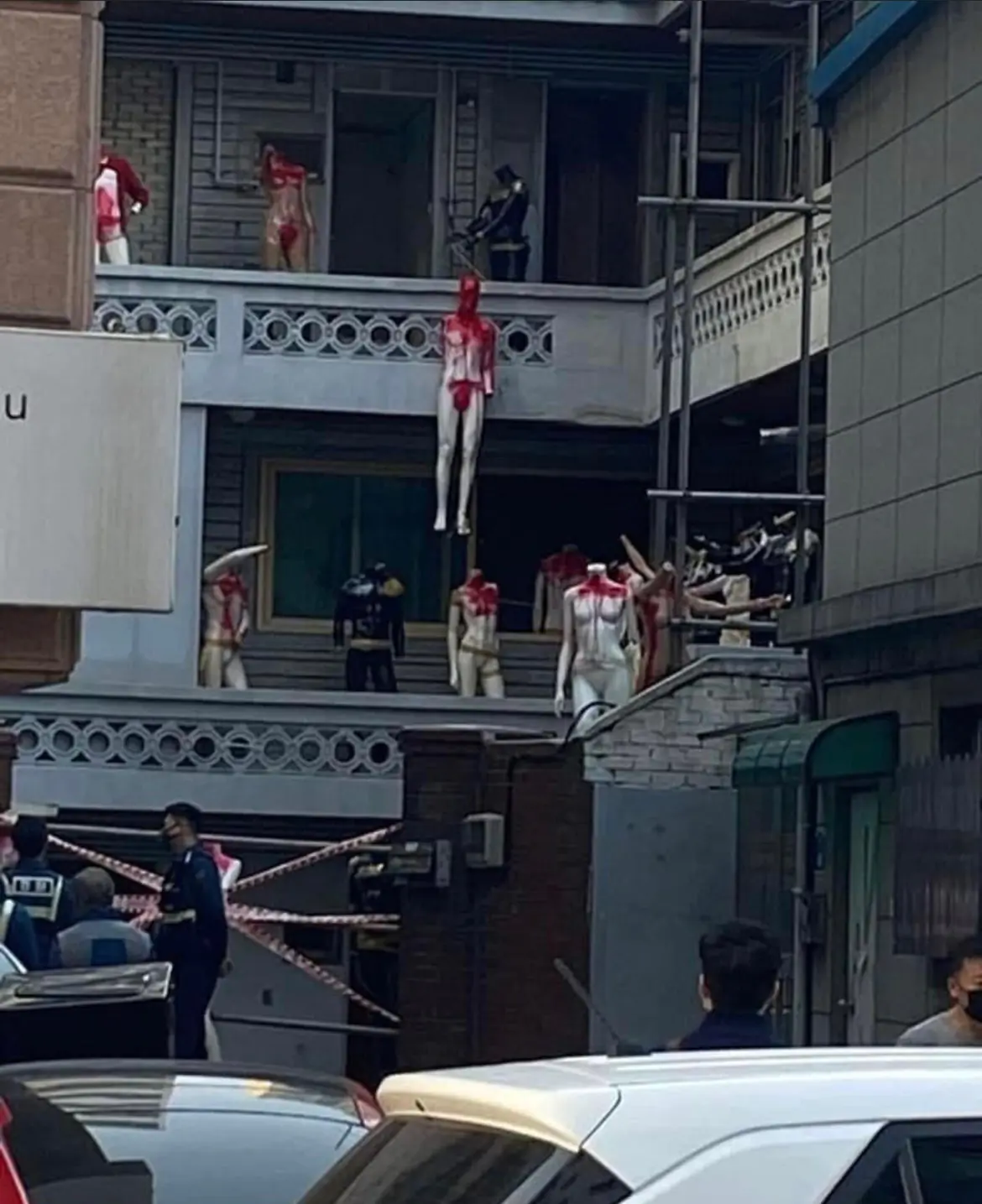 금천구 가산동 주택가 마네킹