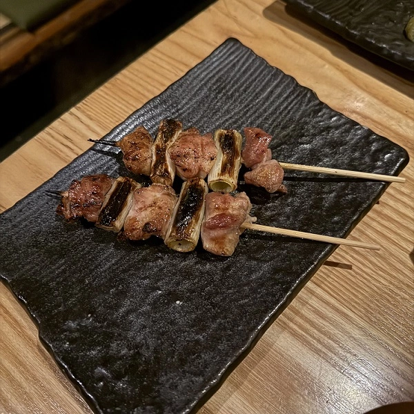 육즙이 가득한 파닭 꼬치