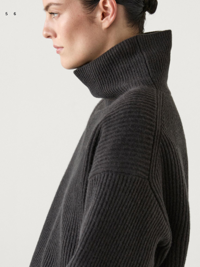 하이넥 울 스웨터