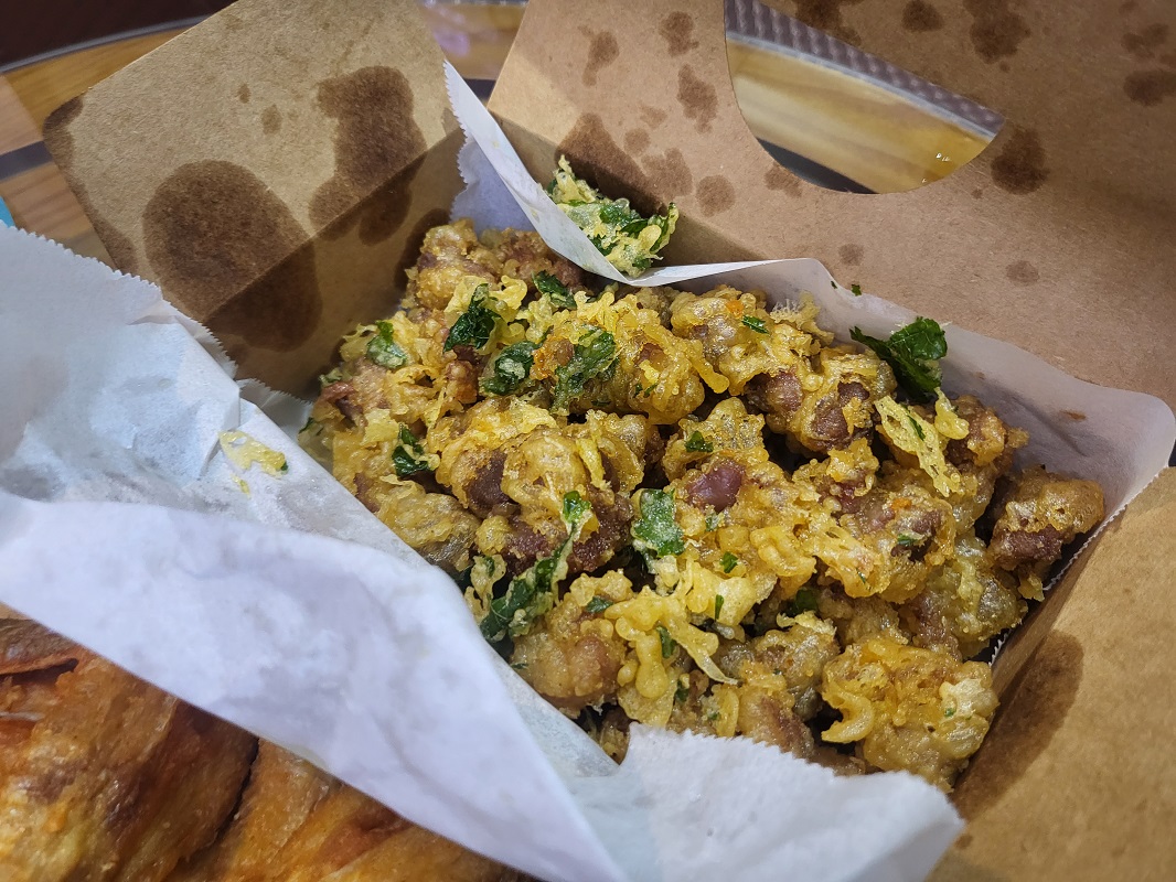 전남 고흥시장점 촌닭이두마리 똥집튀김