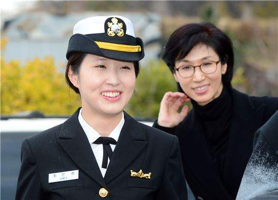 최태원 딸 나이 프로필 학력 고향 총정리|최윤정·최민정 남편 결혼·해군·SK바이오팜·AI 창업 근황