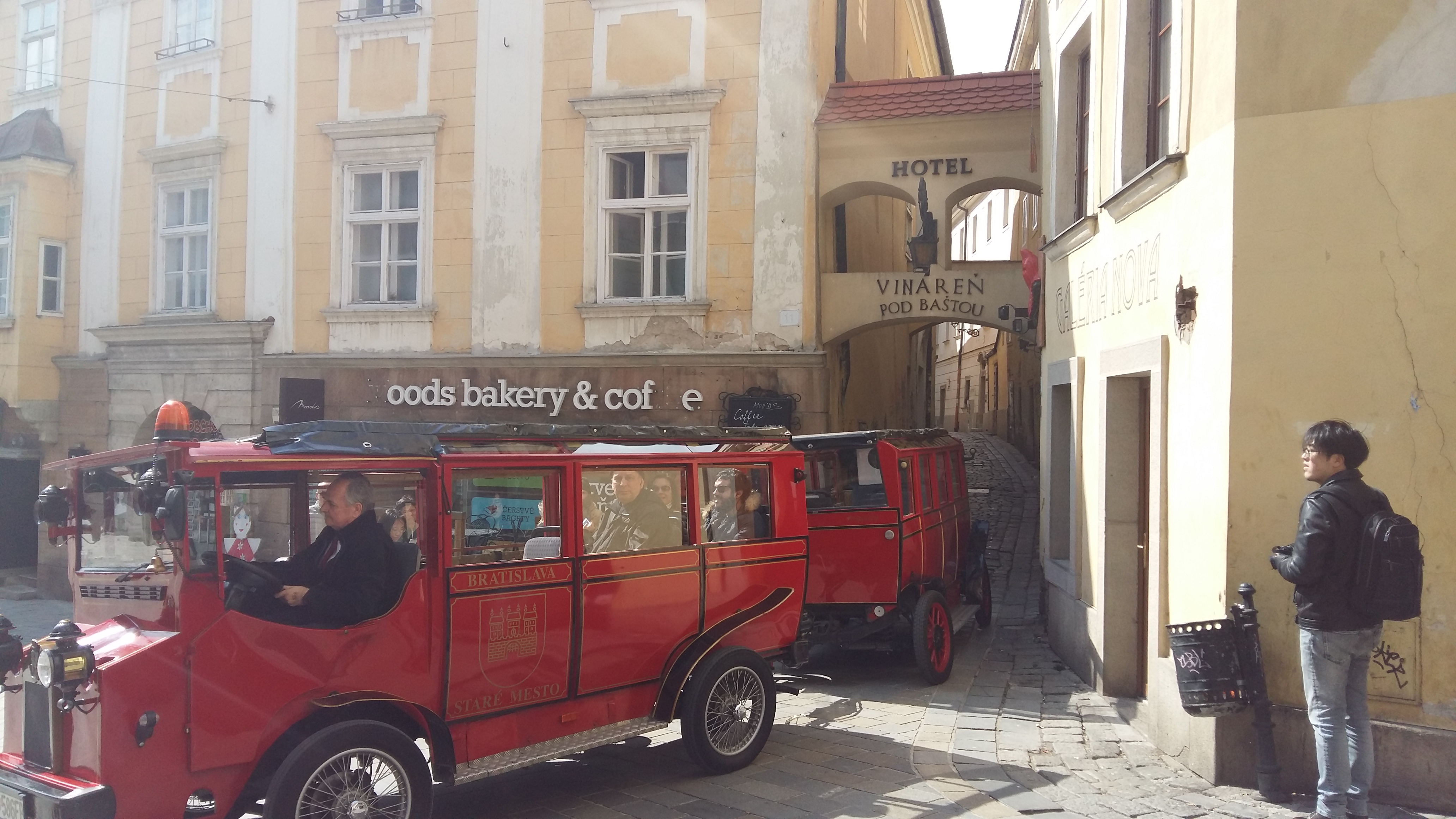 슬로바키아 브라티슬라바 구시가지 좁은 골목길