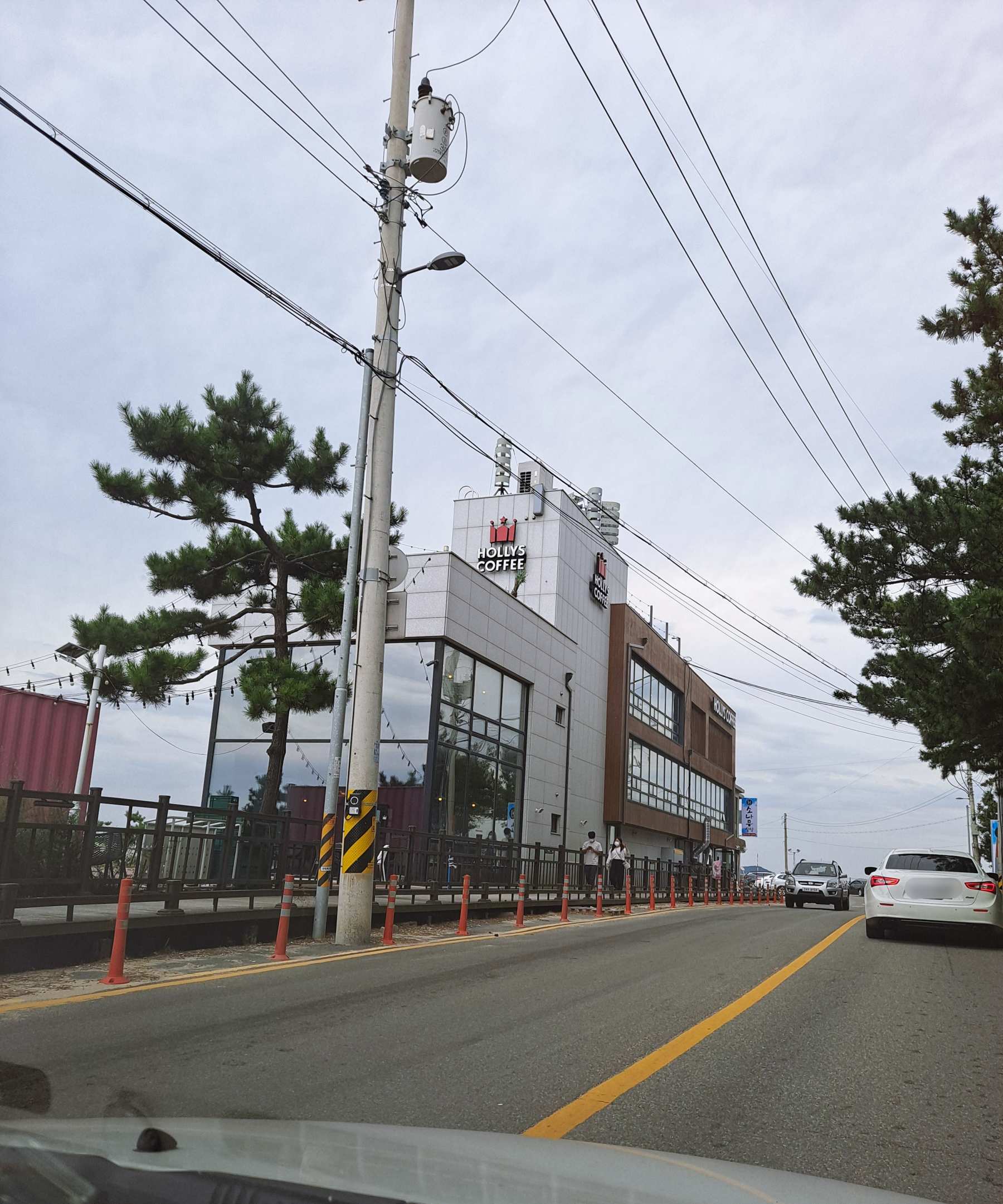 영종도 대형 할리스매장