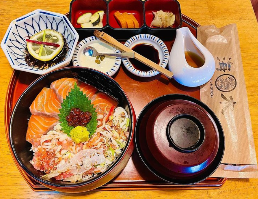 해운대연어덮밥 