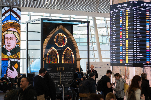로마 피우미치노공항 전광판 모습