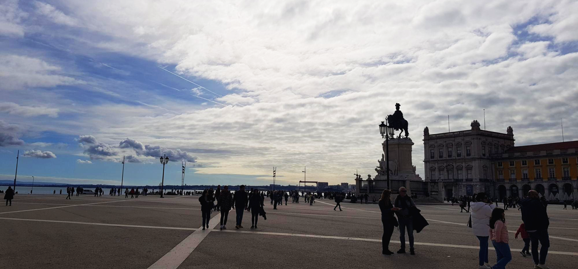 포르투갈 리스본 코메르시우 광장 바다쪽으로