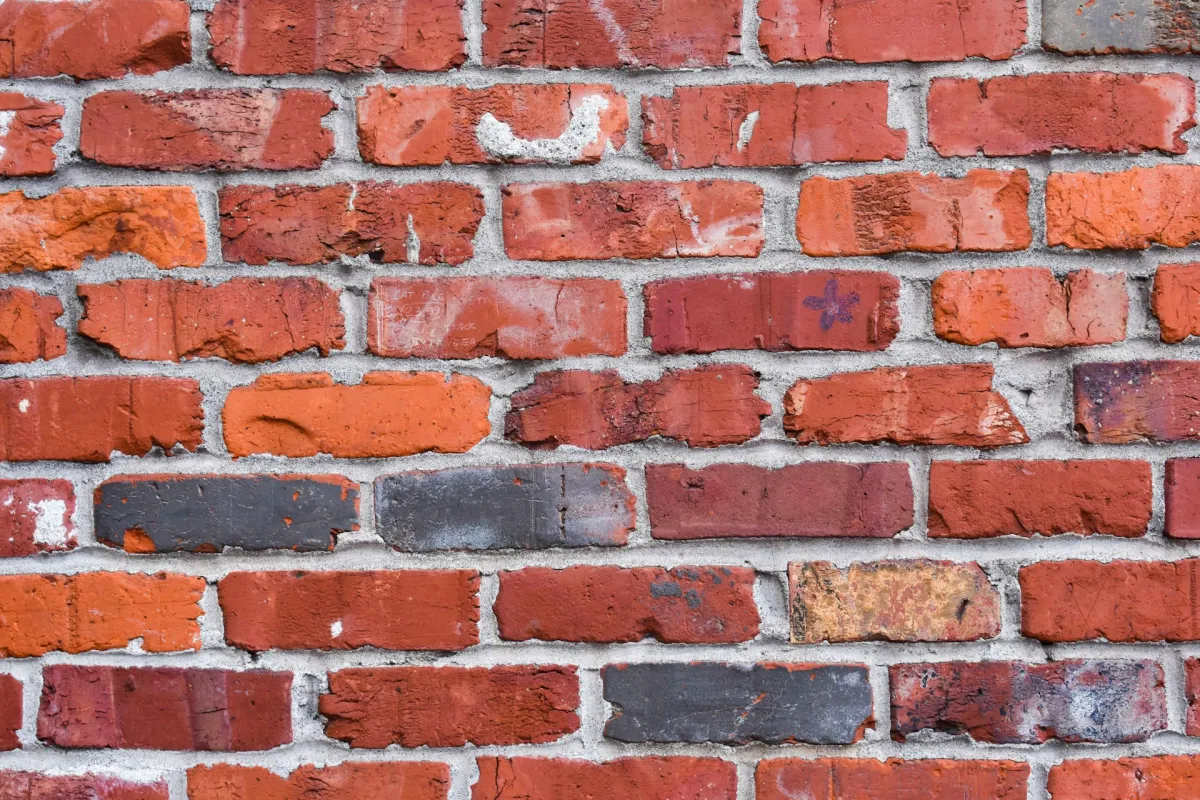빨간벽돌로-이루어진-벽