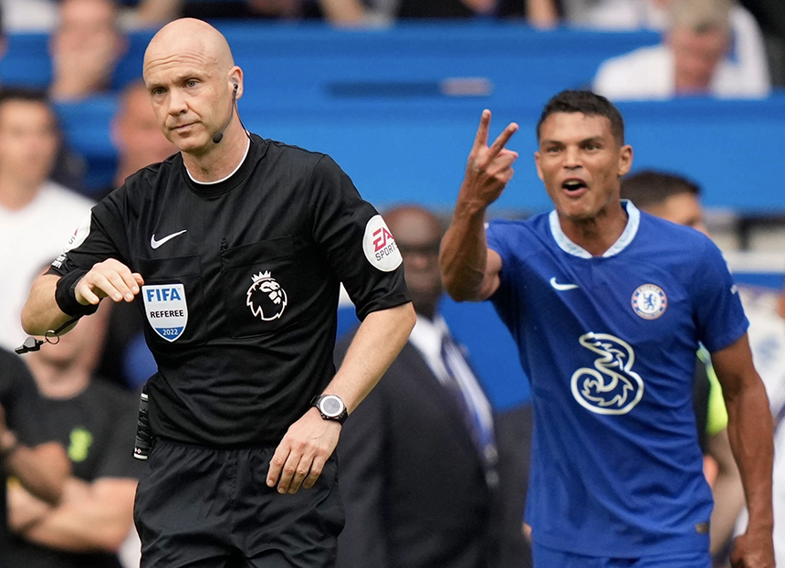 앤서니 테일러 주심