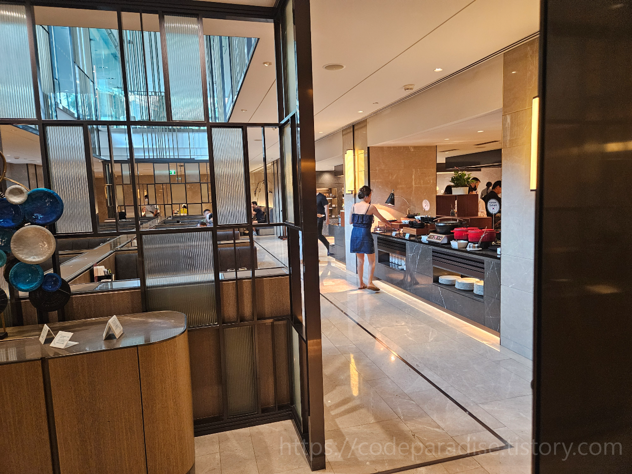 ํธํ
์ฌ์ง