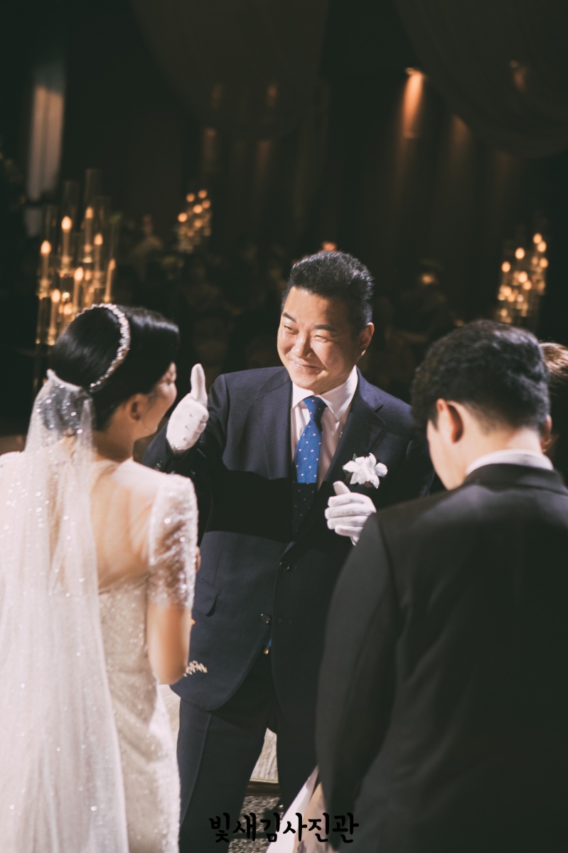 아르떼채플컨벤션 본식스냅 인사 3