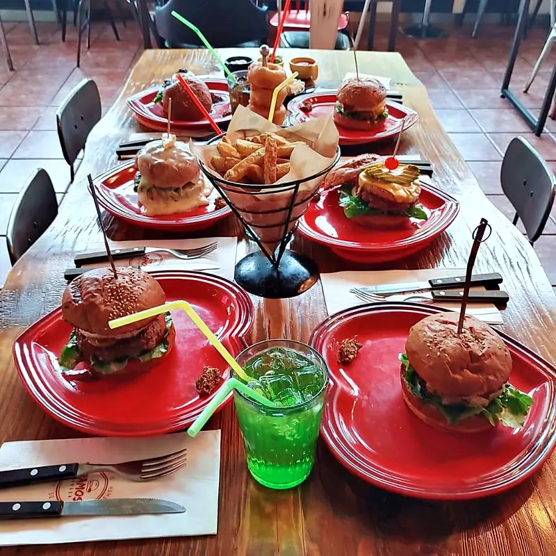 53년 전통 직접 구운 햄버거빵의 수제버거 햄버거 맛있는 곳 추천