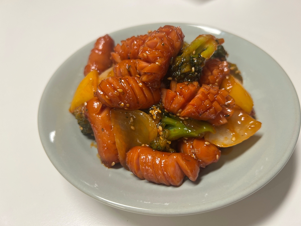 소세지야채볶음이 완성됐어요