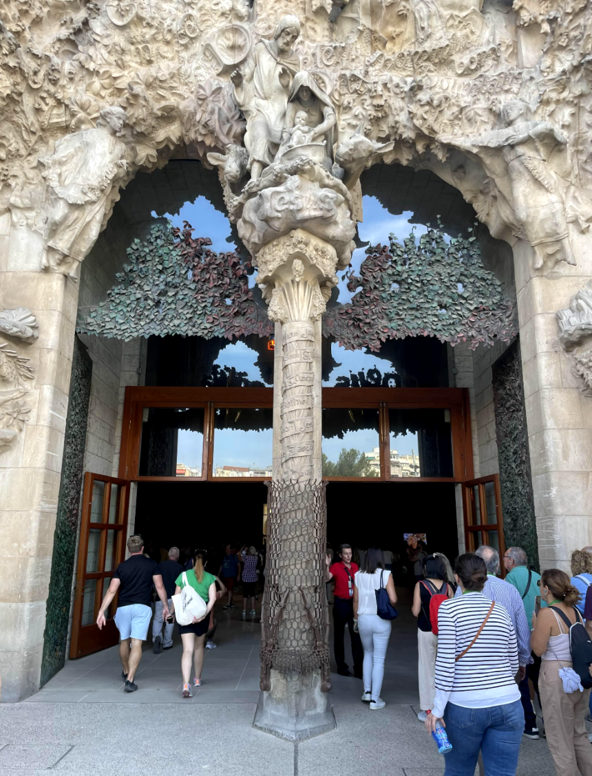 탄생의 파사드 사랑의 문