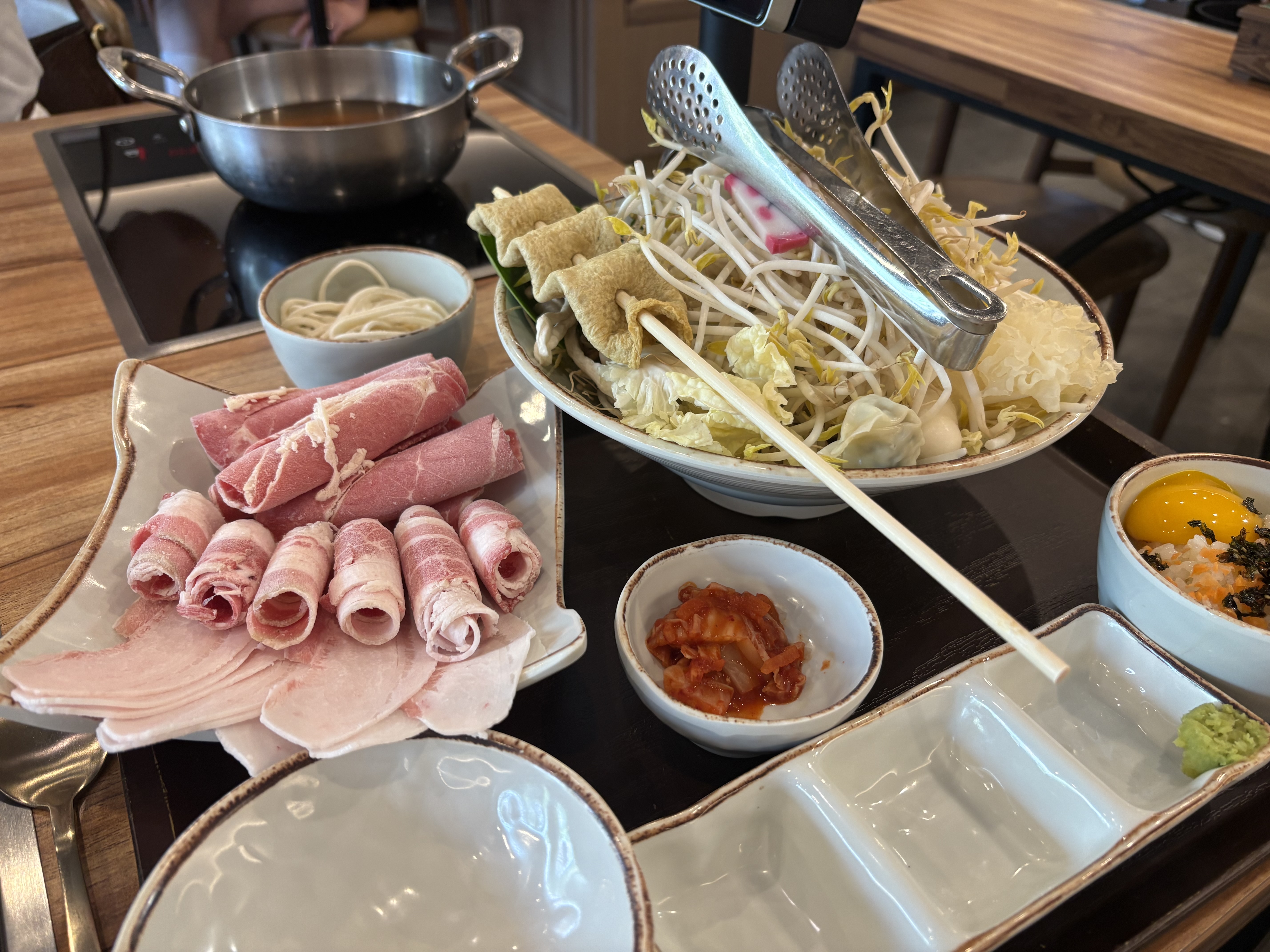 서울 데이트의 성지, 신촌에서 즐기는 낭만과 활력 가득한 완벽 코스 가이드