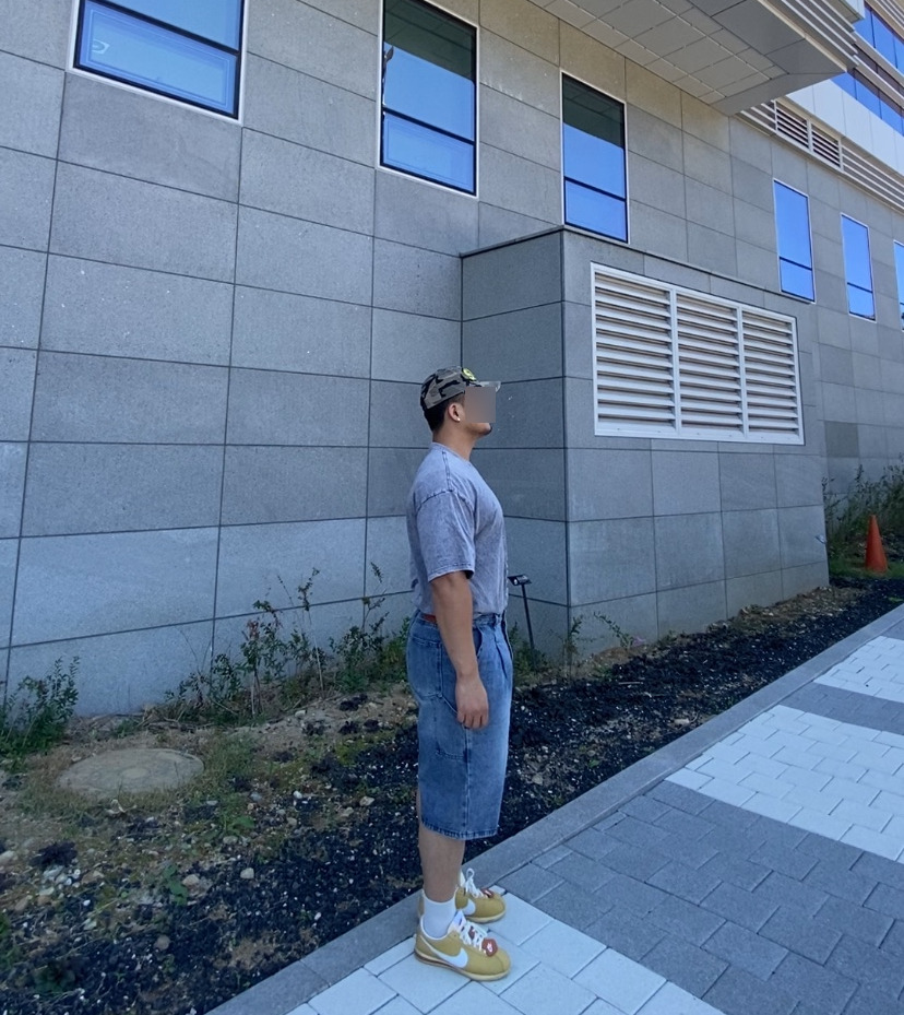 데일리룩('26. 9. 8.)블루썬플라워 SUN 카모 볼캡, 스탠다드에러 피그먼트 티셔츠, 디미트리블랙 버뮤다 데님 하프팬츠, 무신사스탠다드 양말, 나이키 코르테즈 래빗23 옐로우