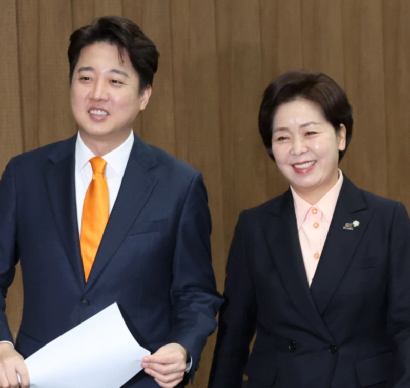 개혁신당&amp;#44; 여성 경찰 소방 공무원&amp;#44; 군복무 필수