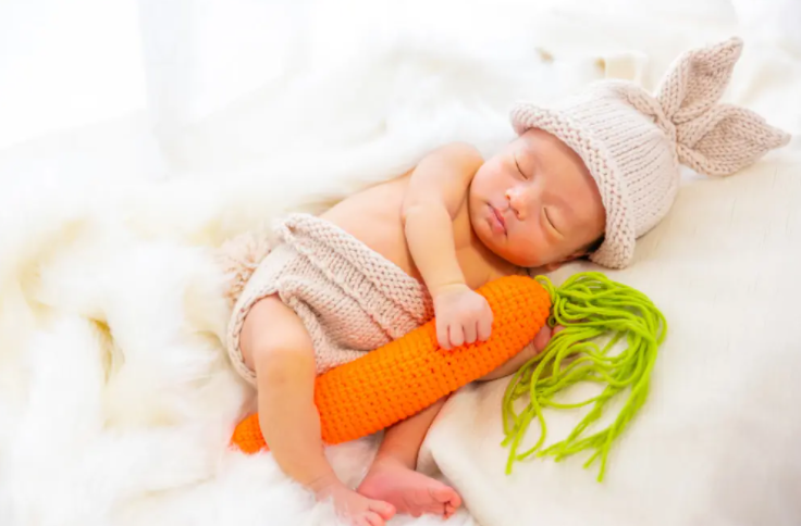 자고 있는 0세 아기