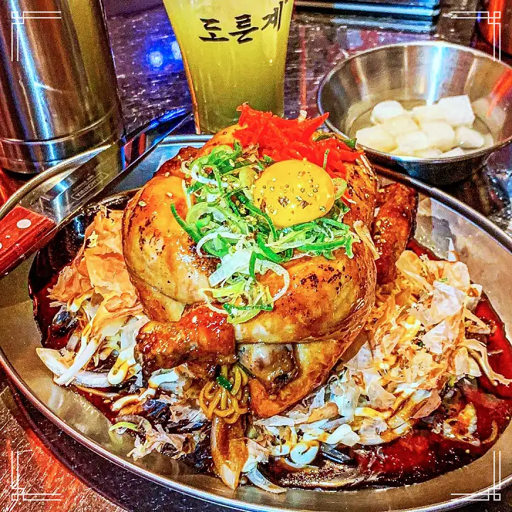 줄서는식당 광진구 군자 전기구이 통닭 맛집 함은정 미국계 치즈케이크 태국계 푸팟퐁커리 한국계 불닭 볶음면 권율 추천 49회 소개