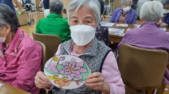 노인을 위한 미술치료 방법과 감정 회복 효과 정리_21