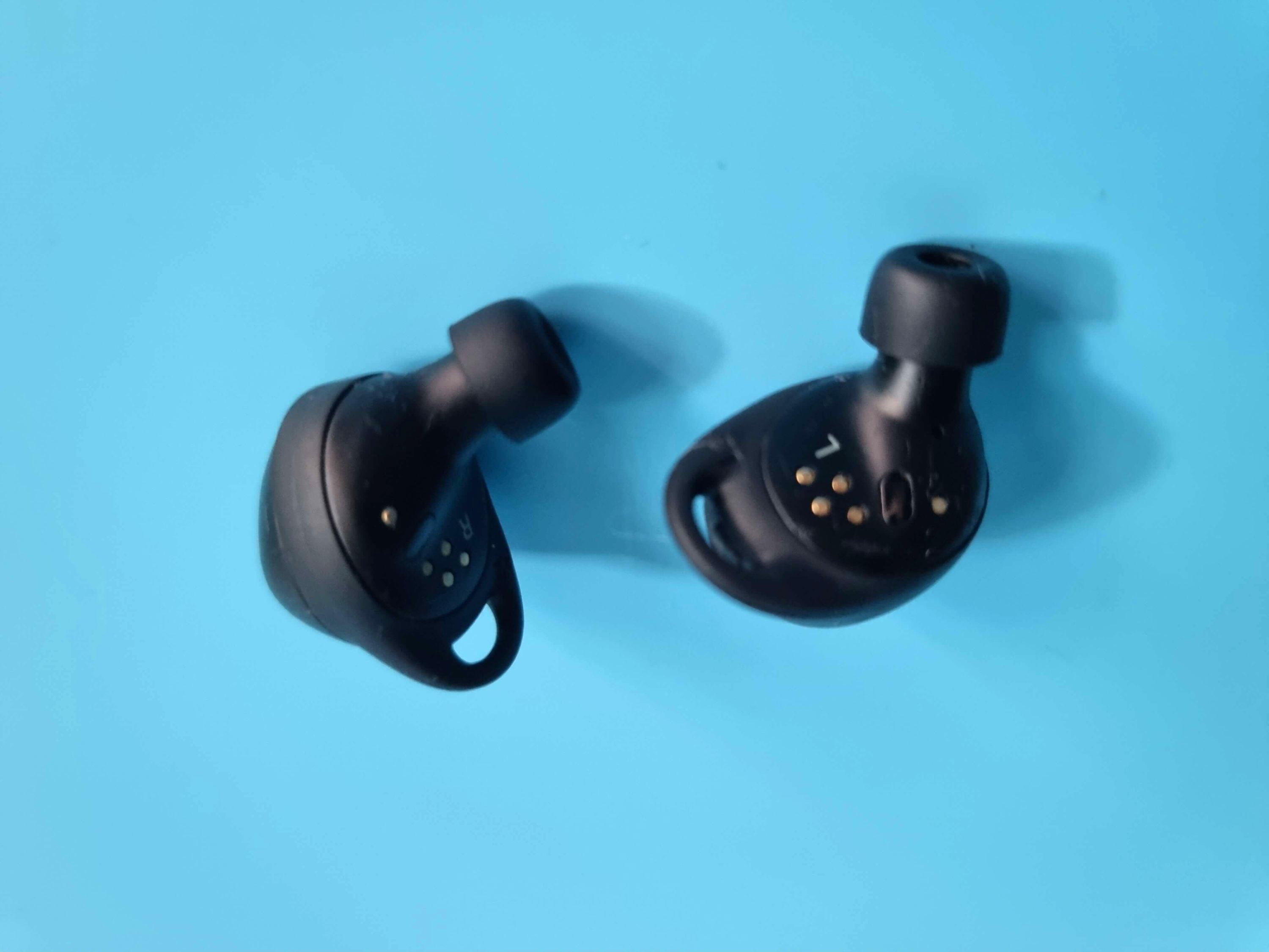 기어 아이콘X 2세대 이어폰 2개