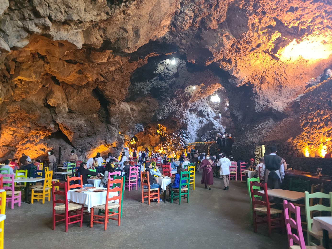 멕시코 100년 역사 동굴 레스토랑 라 그루타(La Gruta) 전경