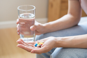 항생제 부작용 알아보기 : 설사, 피부발진, 구토 등