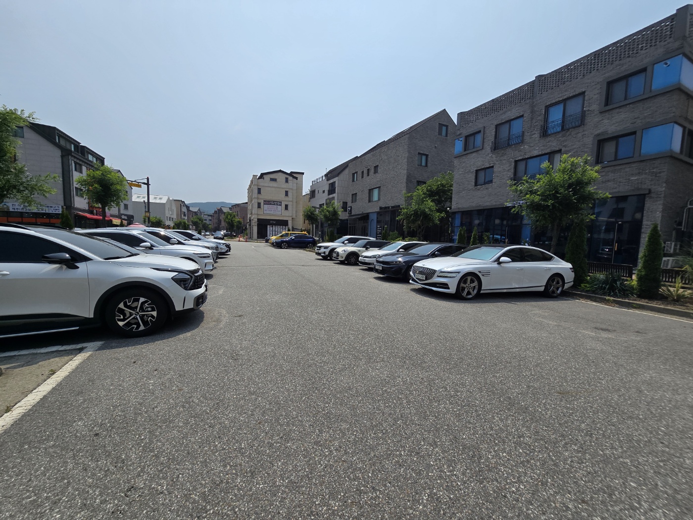 주차할 수 있는 공간이에요.