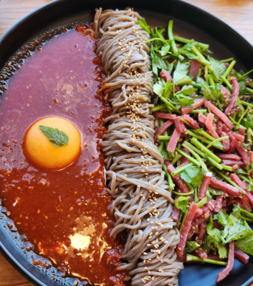 조만간식당 육회 비빔 막국수